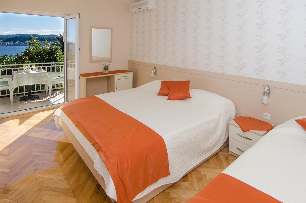 Bed & Breakfast Villa Vrgorac Orebic Exterior photo