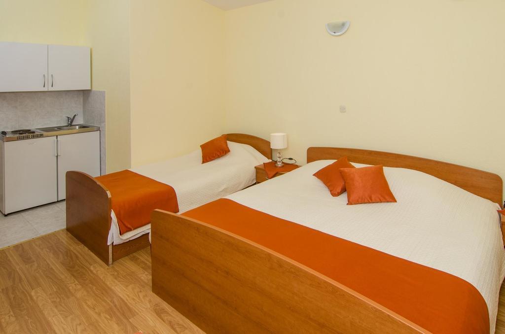 Bed & Breakfast Villa Vrgorac Orebic Room photo