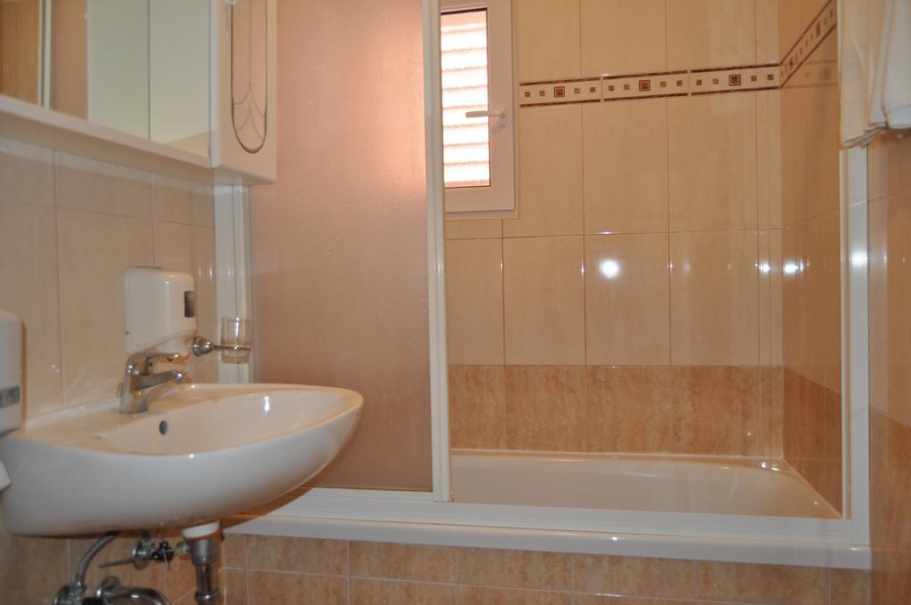 Bed & Breakfast Villa Vrgorac Orebic Exterior photo