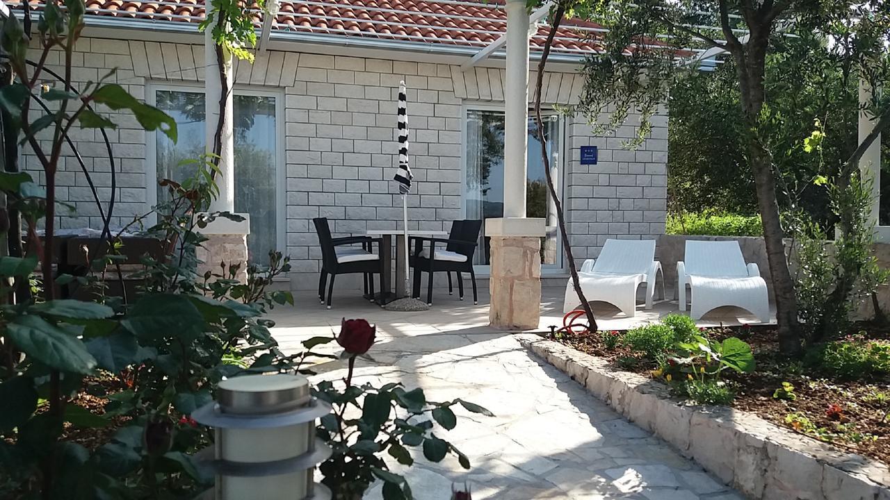 Bed & Breakfast Villa Vrgorac Orebic Exterior photo