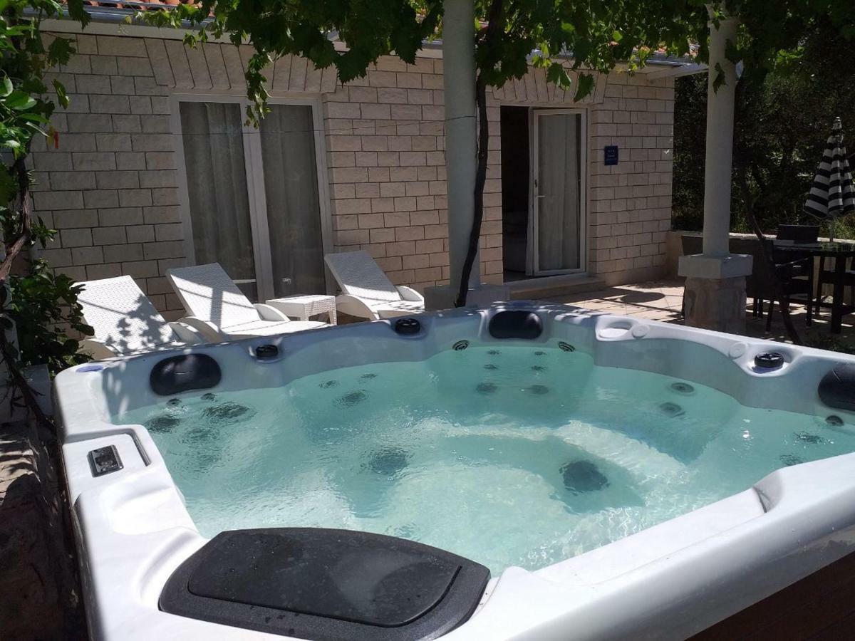 Bed & Breakfast Villa Vrgorac Orebic Exterior photo