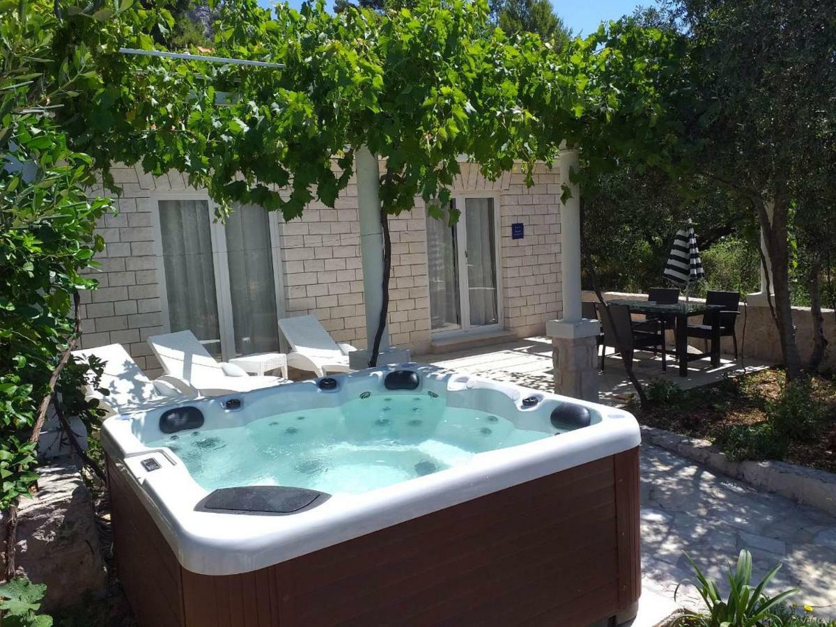 Bed & Breakfast Villa Vrgorac Orebic Exterior photo